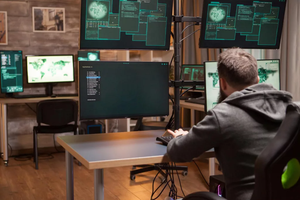 Security Operation Center (SOC)